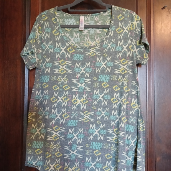 Lularoe Classic T, size S - Picture 1 of 4